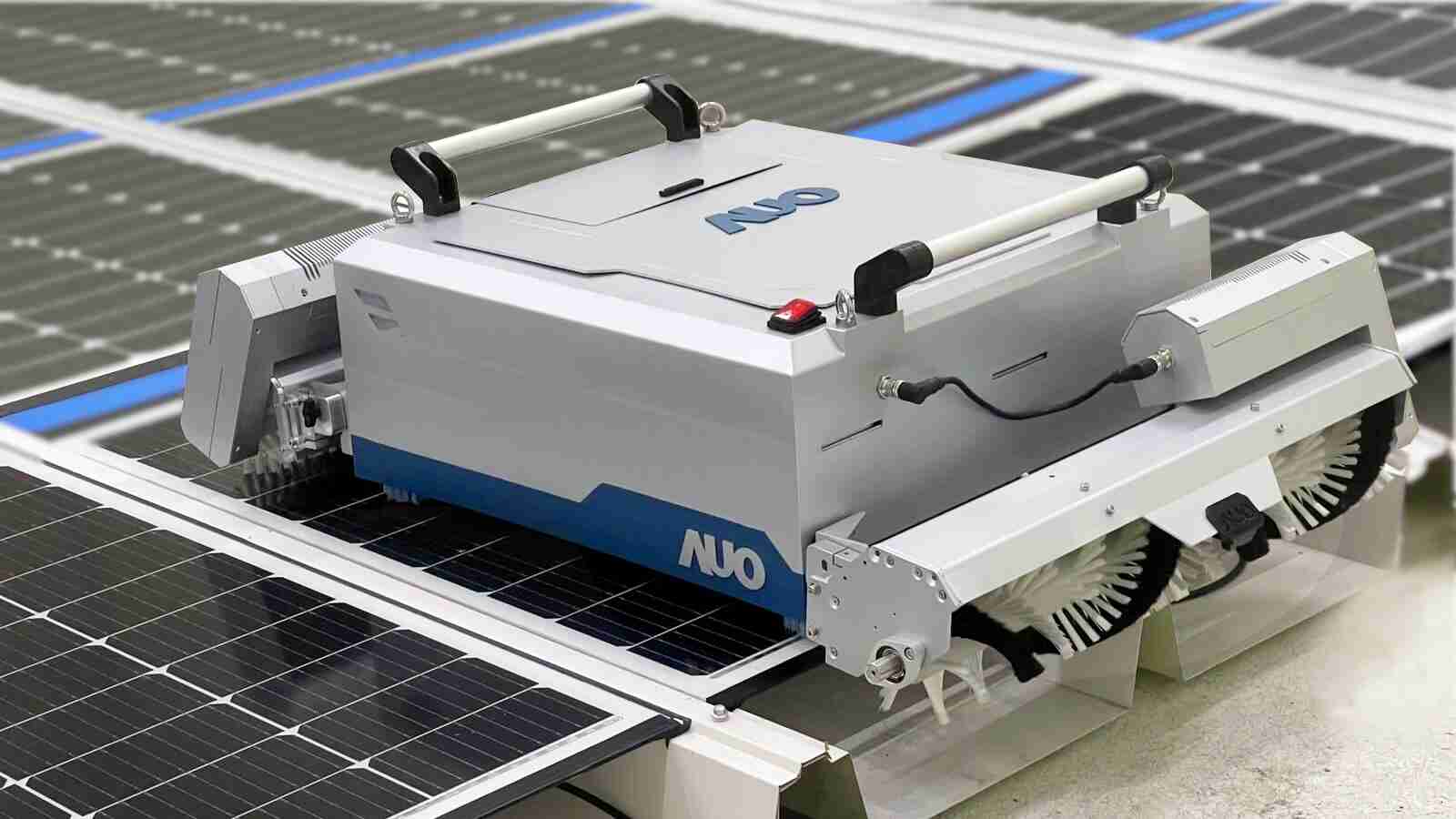 财神娱乐致力EPC场域技术升级，，，导入清洁机器人搭配传感器与AI数据分析，，，，大幅减少维运成本