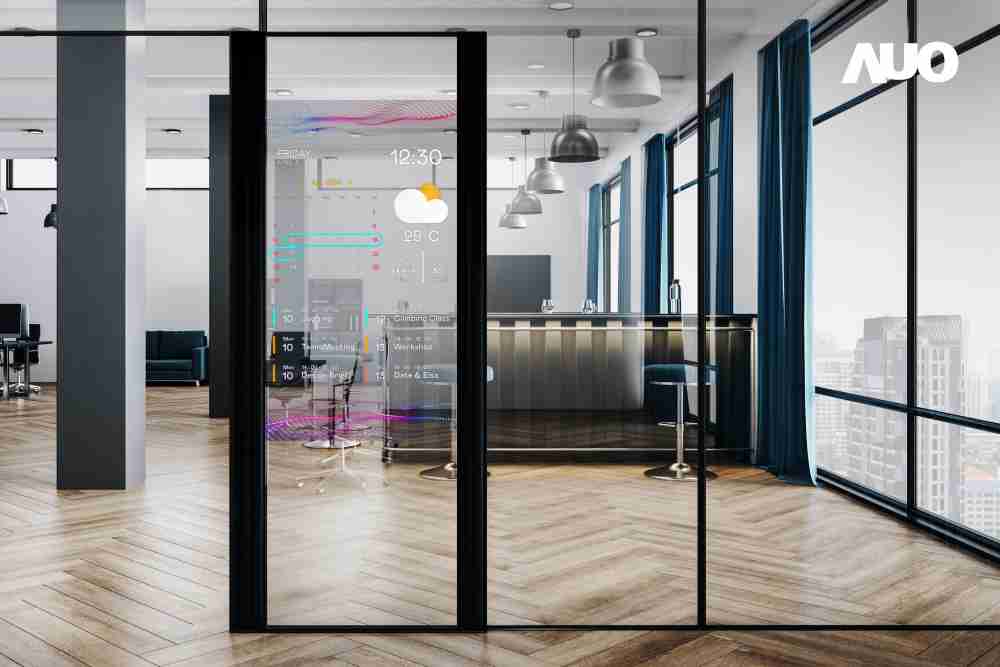 60吋Micro LED透明窗屏显示器，，，，可依需求调整并延伸应用于不同场域，，，，包括汽车侧窗或家庭玄关、、、智慧橱窗、、商业展示等面向，，，提供丰富的信息娱乐内容